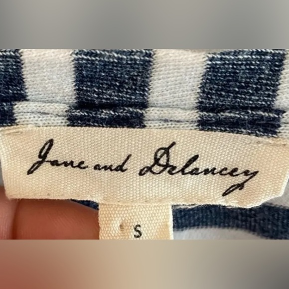 Woman’s dress open hole tie side sleeves stripped small Jane and Delancey - Picture 4 of 4